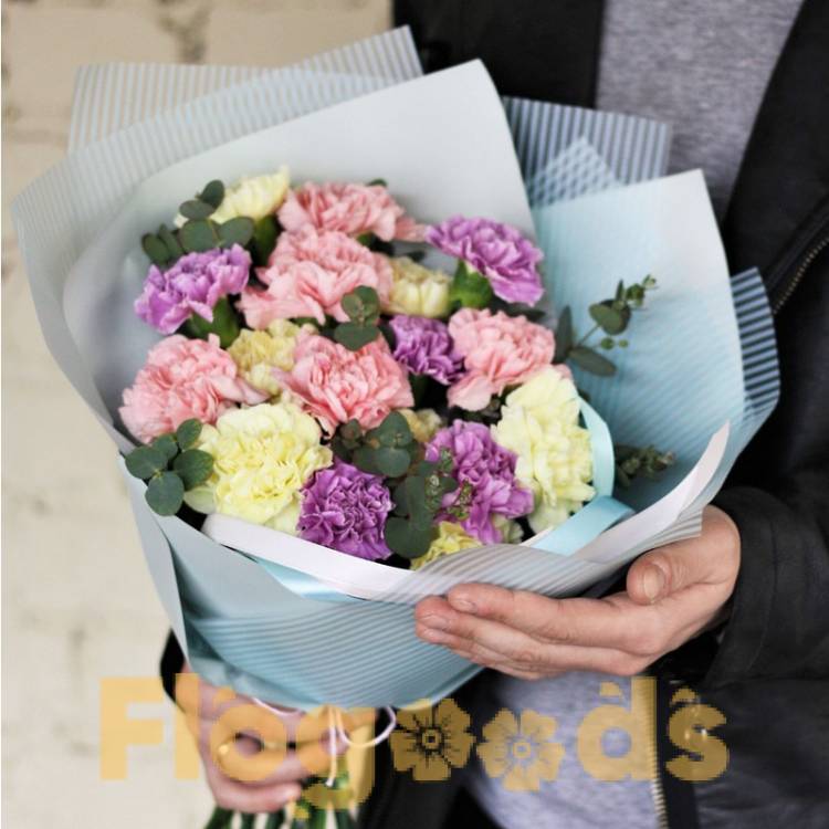 Букет «Цветастый» за 5 700 руб.